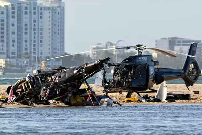 இரண்டு ஹெலிகொப்டர்கள் மோதிக் கொண்டதில் நால்வர் பலி!