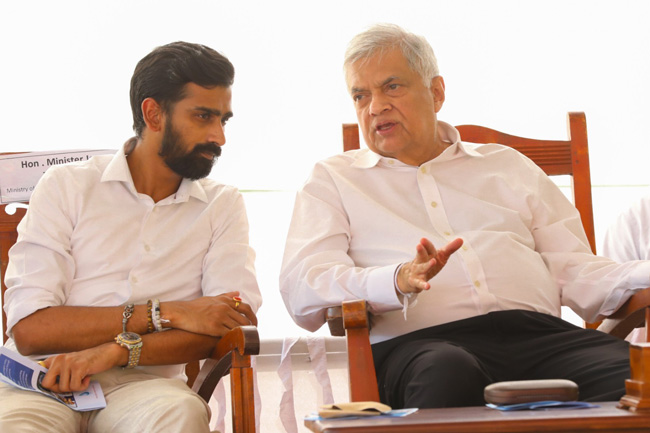 மலையக மக்கள் பிரதிநிதிகள் வரட்டு கௌரவத்தை விட வேண்டும்!