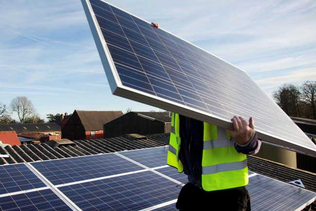 சூரிய சக்தி மின் உற்பத்தி 1,000 மெகாவாட்டைத் தாண்டியுள்ளது