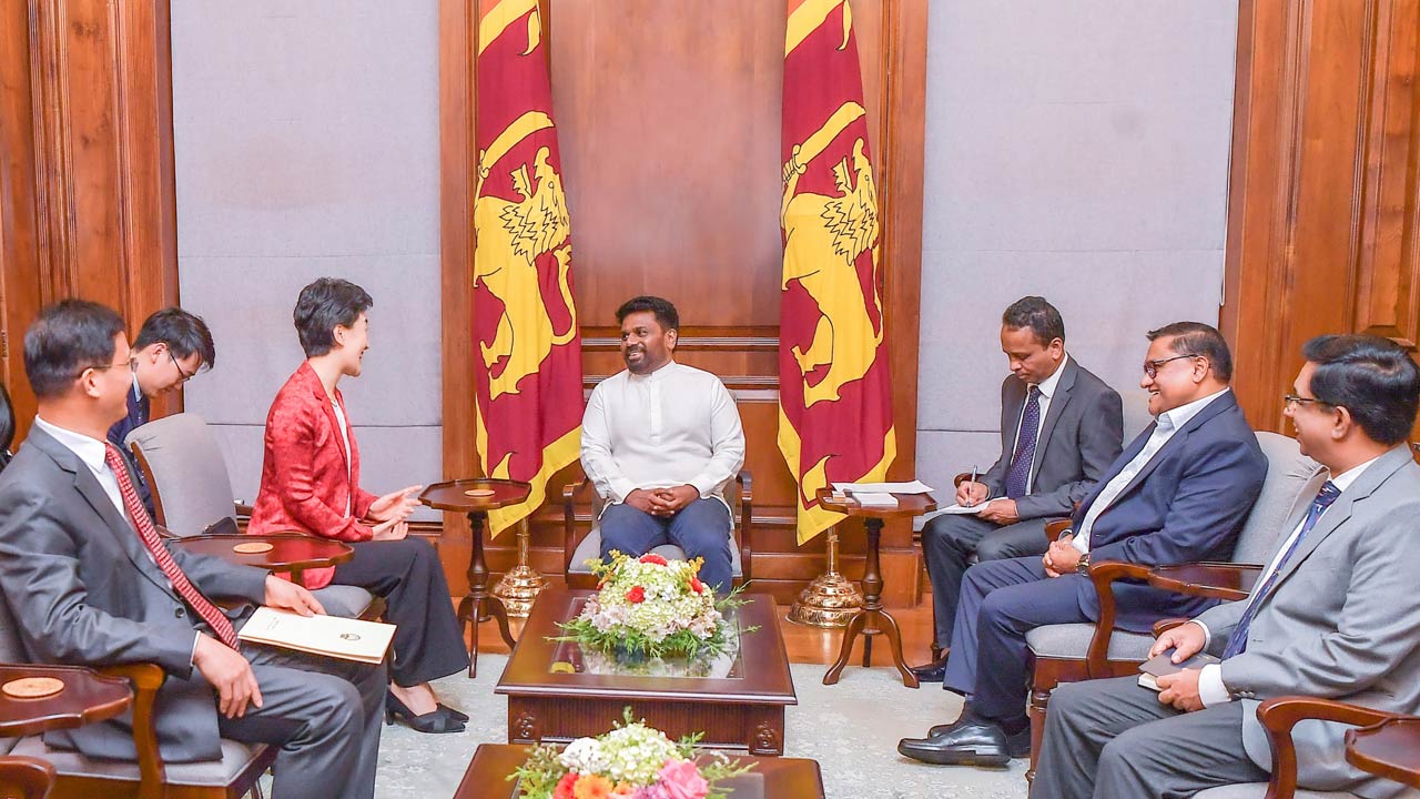 கல்வித்துறை அதிகாரிகளுக்கு பயற்சியளிக்கும் சீனா!