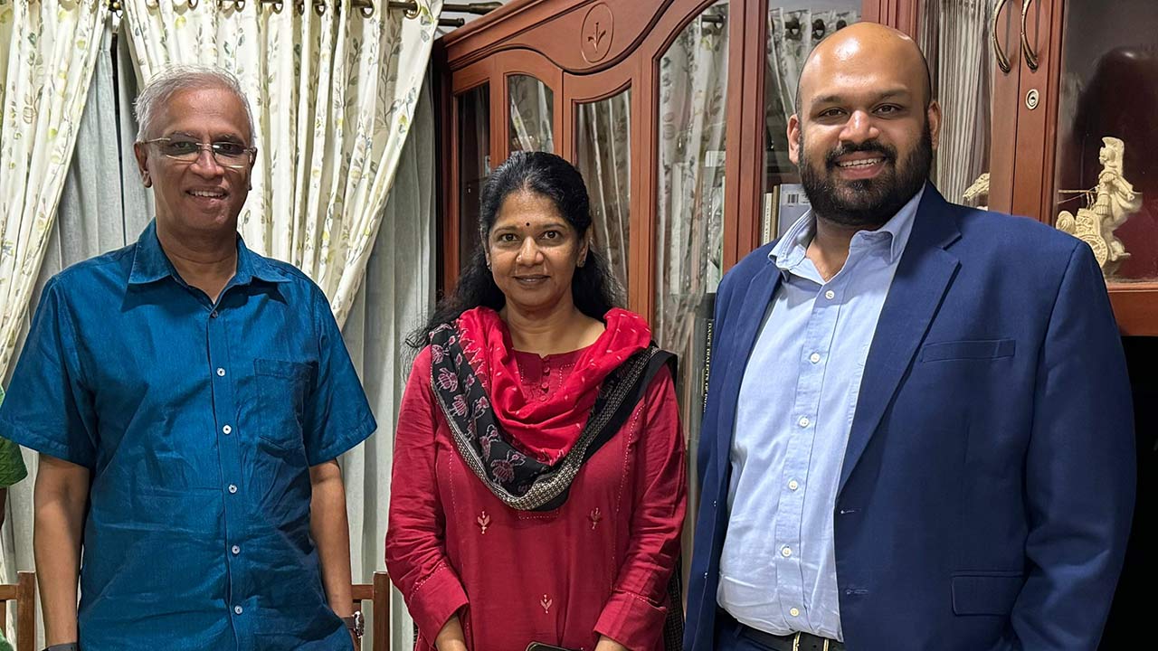 கனிமொழியை சந்தித்த தமிழரசுக் கட்சி