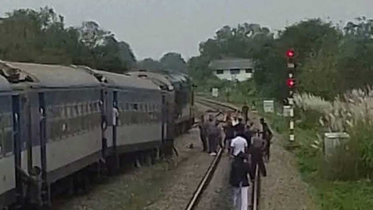 ஓமந்தையில் ரயில் தடம்புரள்வு