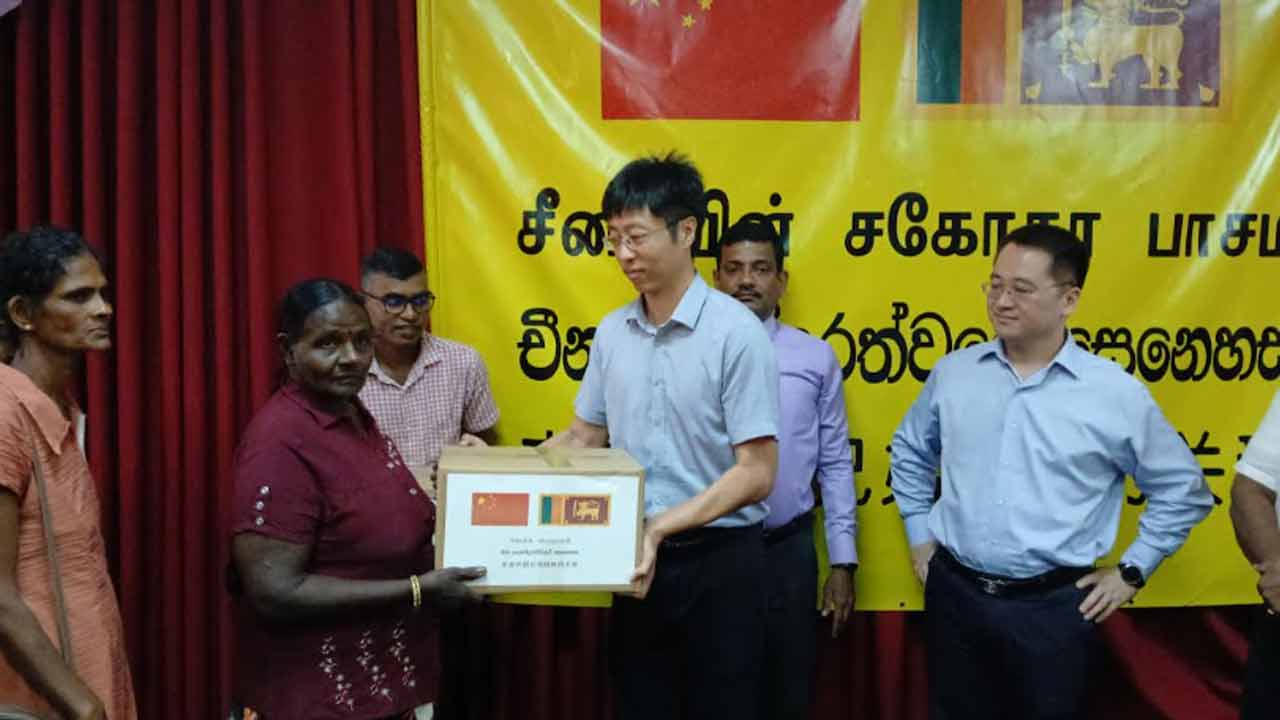 வெள்ள அனர்த்தத்தினால் பாதிக்கப்பட்ட மக்களுக்கு சீனாவின் உதவி