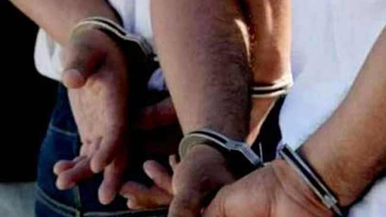 துப்பாக்கியுடன் காணாமல் போன கான்ஸ்டபிளின் பெற்றோர் கைது