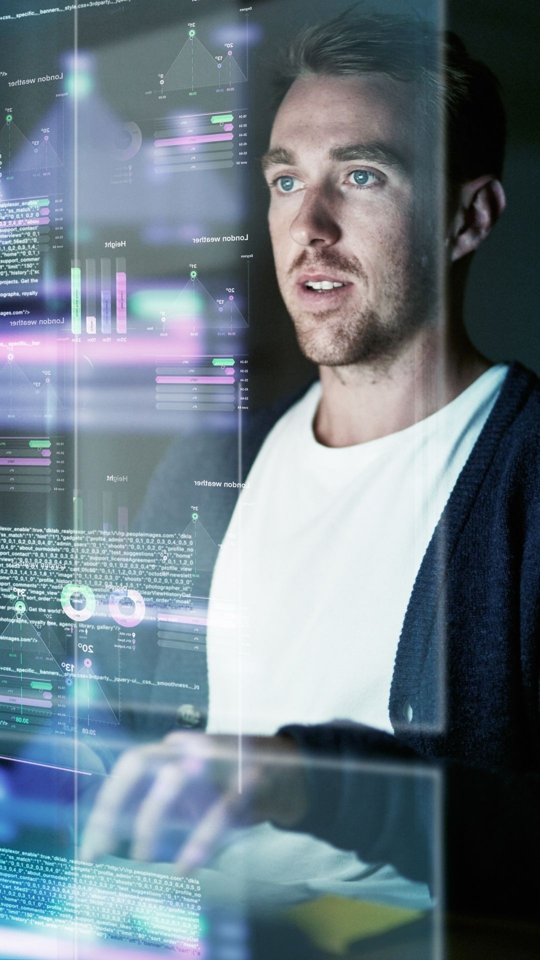 What does Multisite Manager (MSM) and LiveCopy offer for managing content?