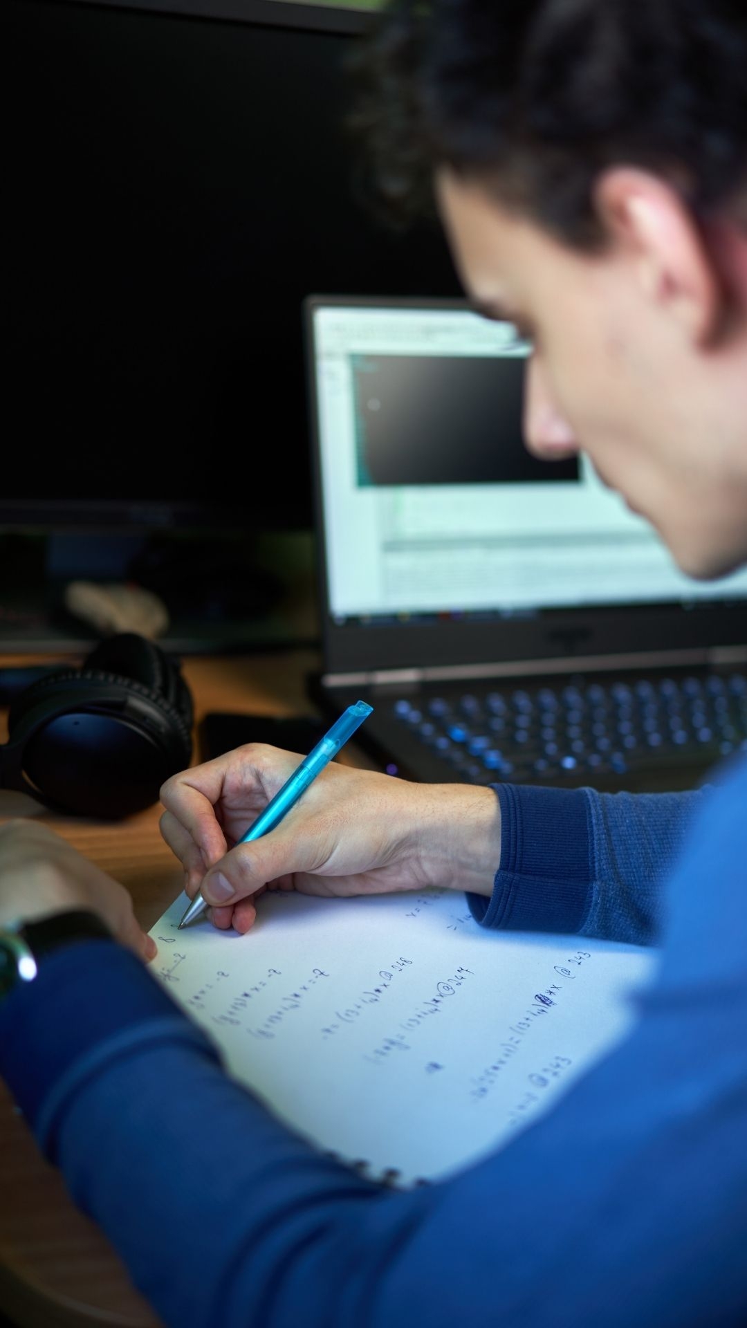 What industries benefit from AEM Sites implementation?