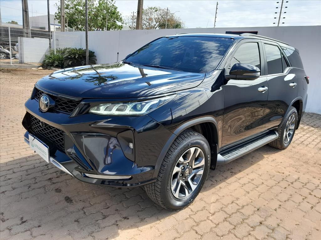 HILUX SW4 2.8 D-4D TURBO DIESEL DIAMOND 7L 4X4 AUTOMÁTICO