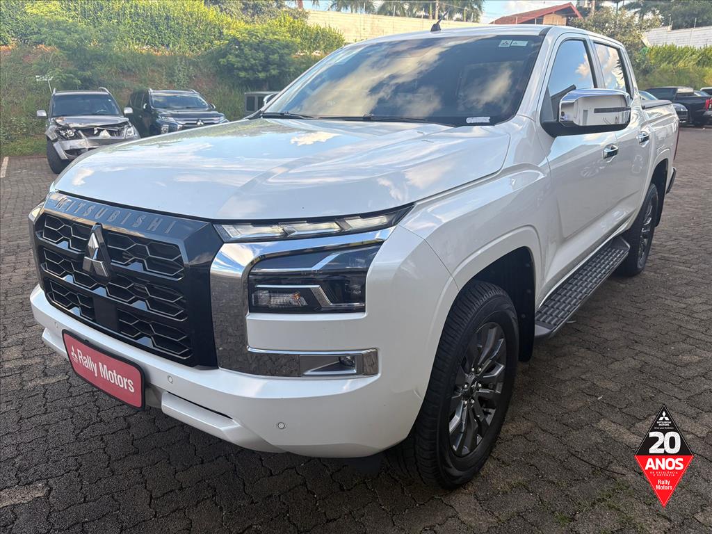 Mitsubishi-TRITON-2.4 BITURBO DIESEL CD HPE-S 4X4 AUTOMÁTICO