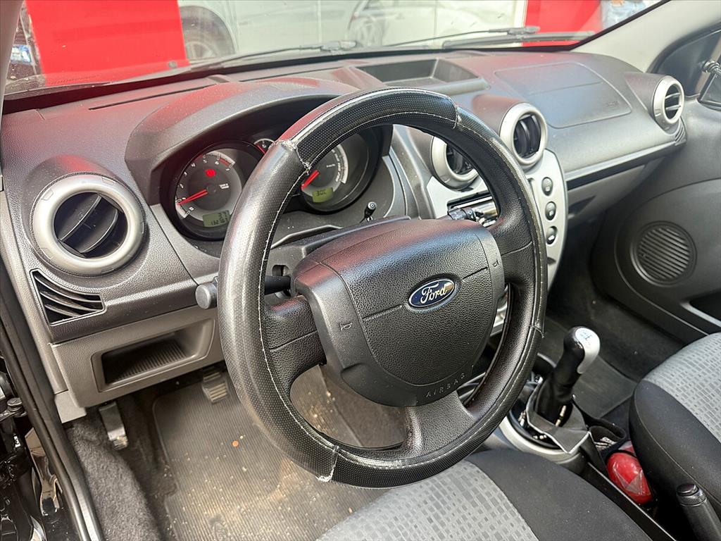 Ford Fiesta - 1.6 MPI SEDAN 8V FLEX 4P MANUAL