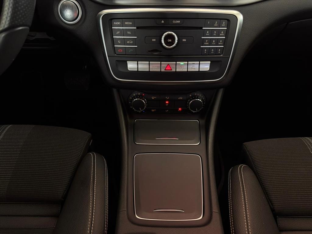 Mercedes-Benz-GLA 200-1.6 CGI FLEX ADVANCE 7G-DCT