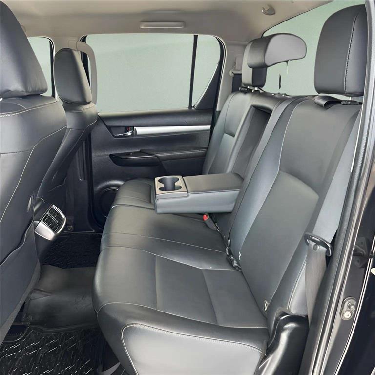 HILUX 2.8 D-4D TURBO DIESEL CD SRV 4X4 AUTOMÁTICO12