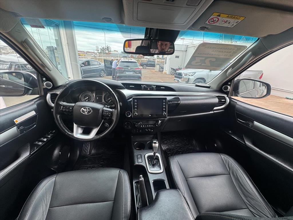 HILUX 2.8 D-4D TURBO DIESEL CD SRX 4X4 AUTOMÁTICO8