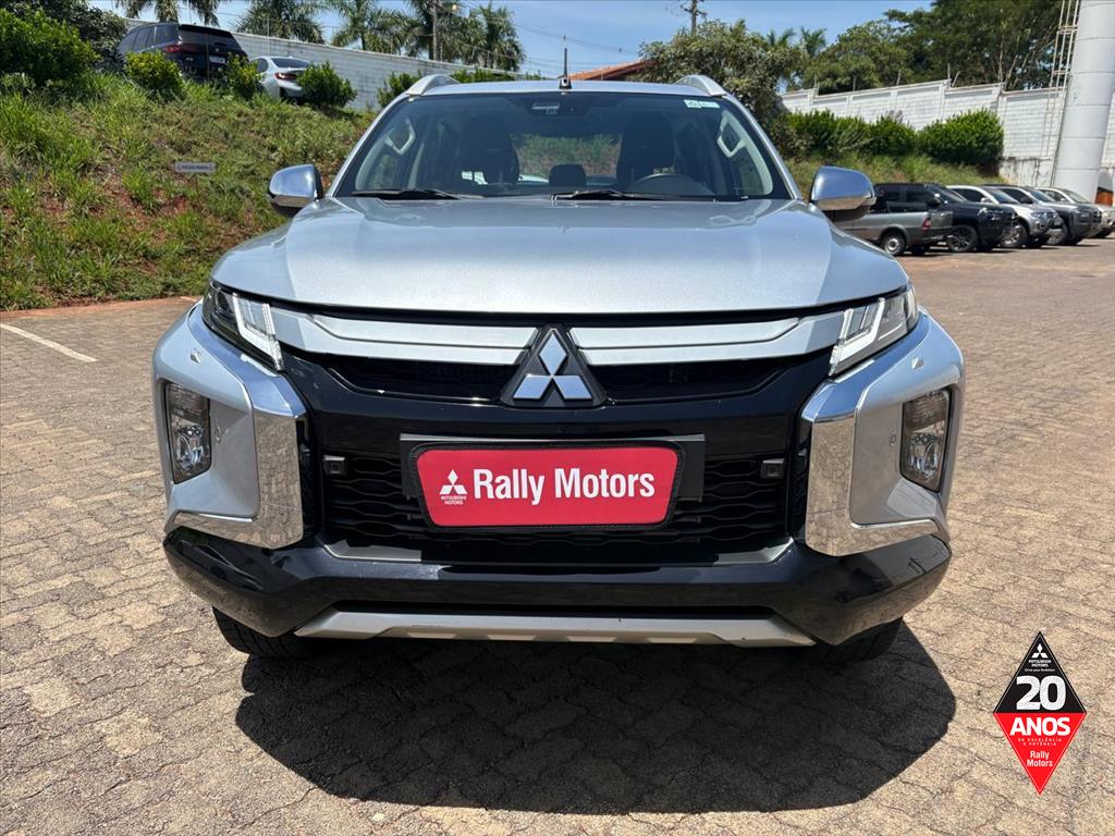 Mitsubishi-L200 TRITON-2.4 16V TURBO DIESEL SPORT HPE-S CD 4P 4X4 AUTOMÁTICO