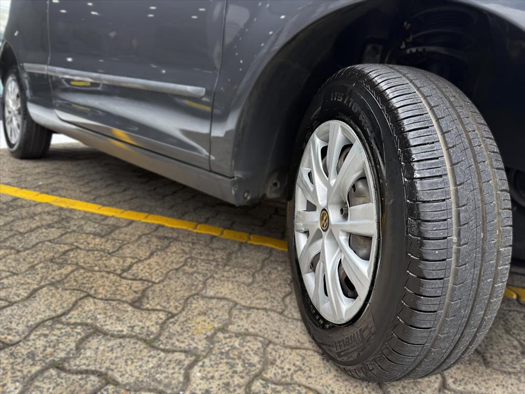 Volkswagen Fox - 1.0 MI 8V FLEX 2P MANUAL