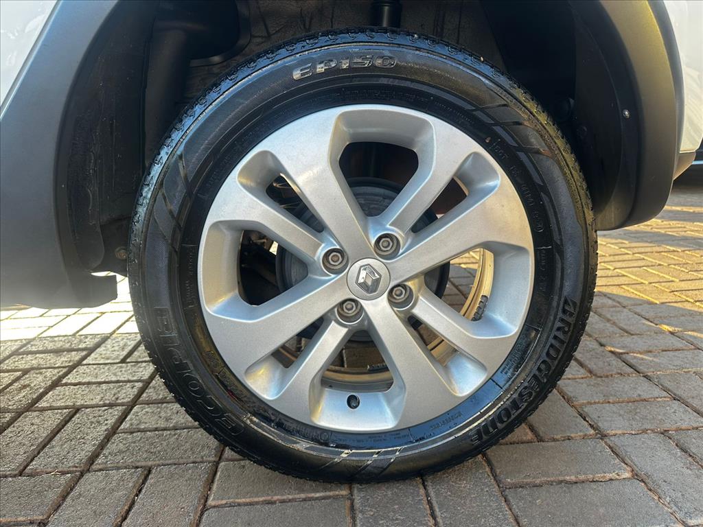 SANDERO 1.6 16V SCE FLEX STEPWAY MANUAL SANDERO 1.6 16V SCE FLEX STEPWAY MANUAL