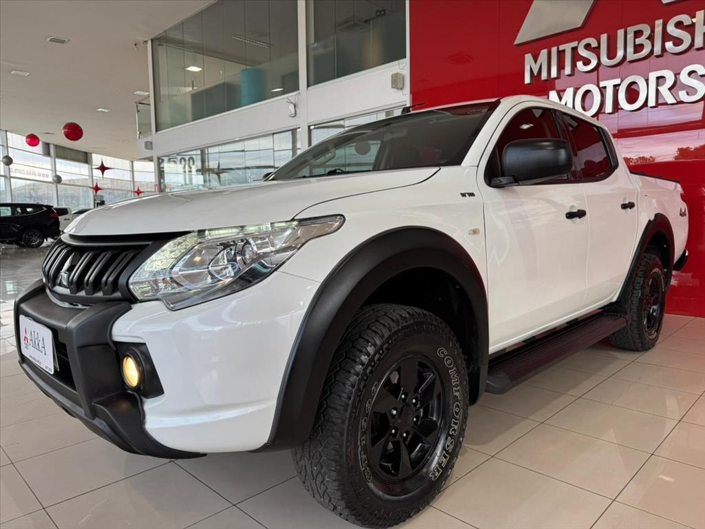 Mitsubishi-L200 TRITON-2.4 16V TURBO DIESEL OUTDOOR GLS CD 4X4 AUTOMÁTICO