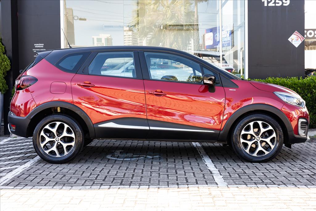 Renault-CAPTUR-1.6 16V SCE FLEX BOSE X-TRONIC