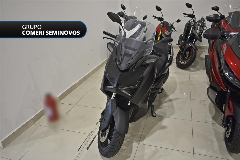 XMAX 250 CONNECTED ABS3