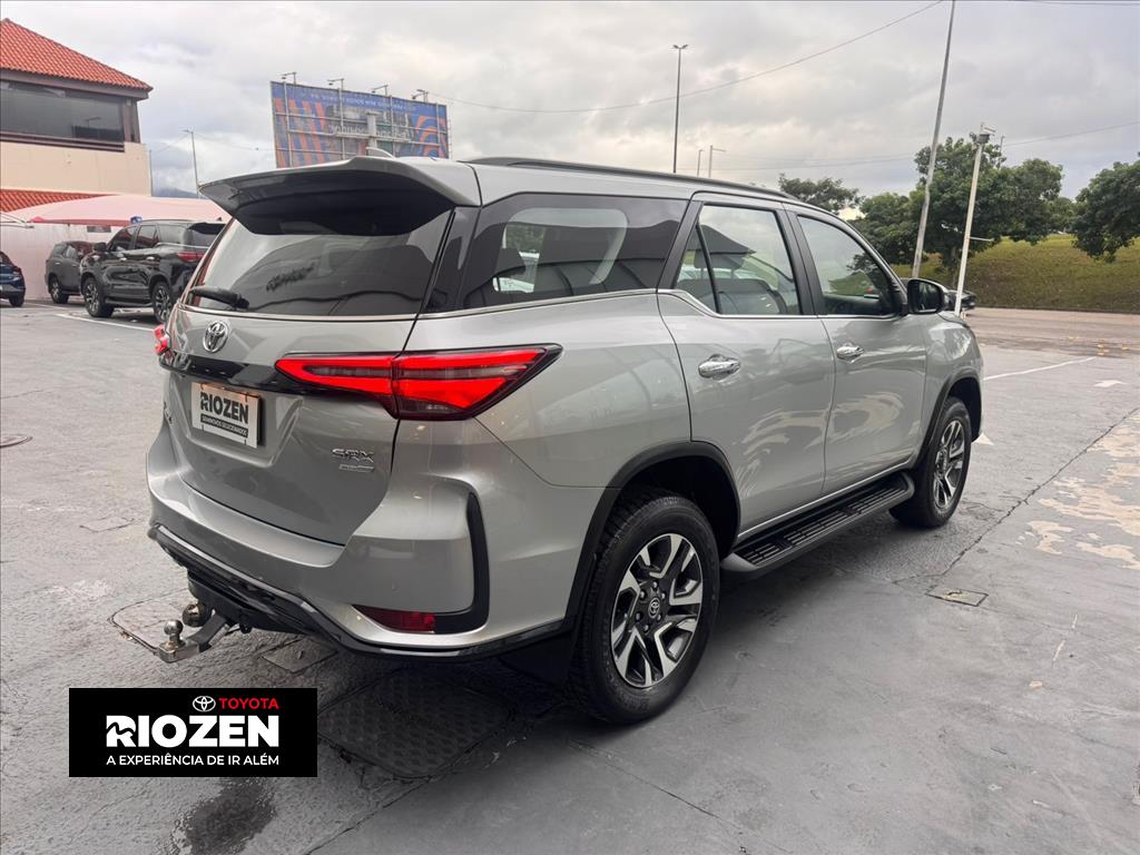 Toyota HILUX SW4 2024