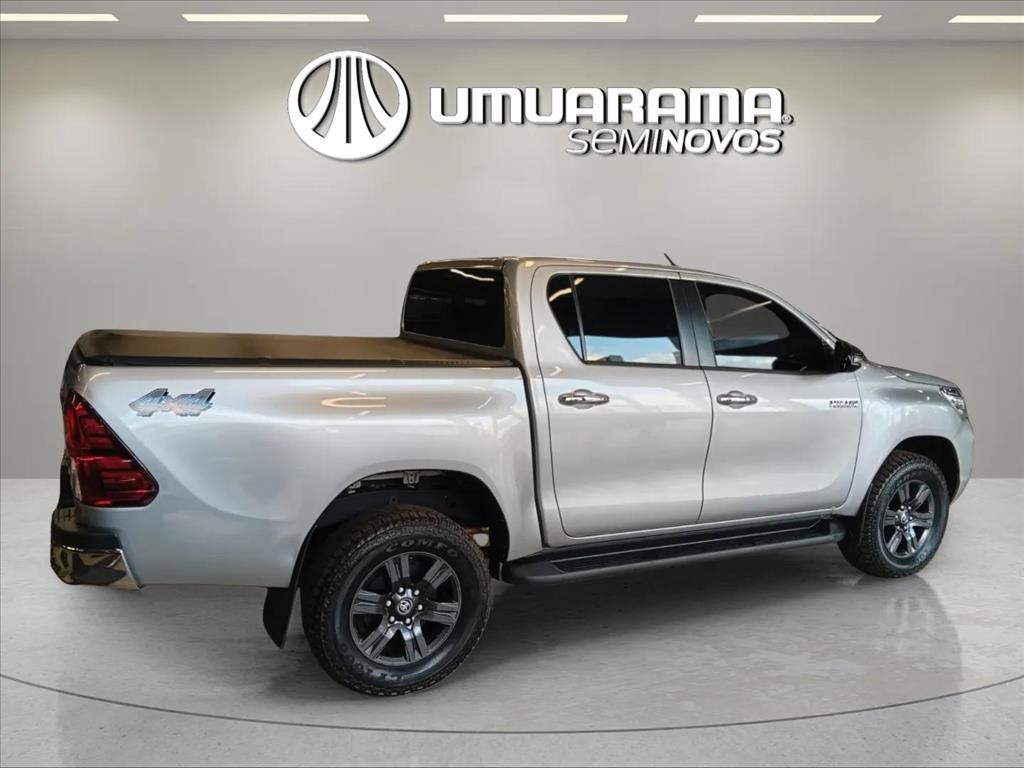 HILUX 2.8 D-4D TURBO DIESEL CD SR 4X4 AUTOMÁTICO4