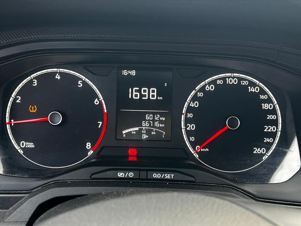 POLO 1.0 MPI TRACK MANUAL9