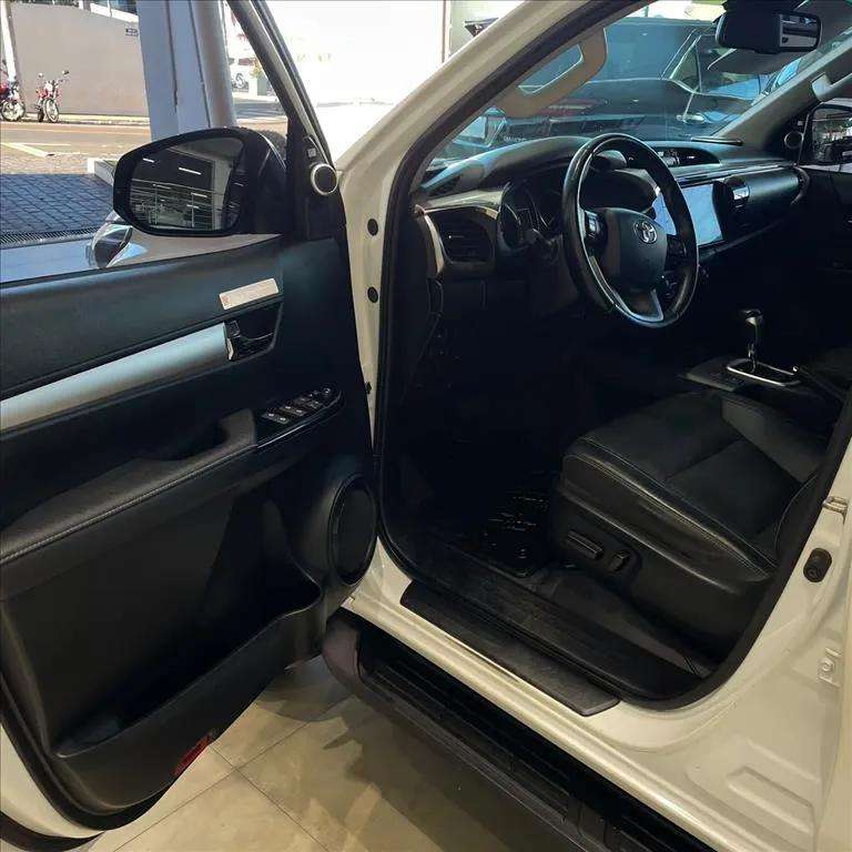 HILUX 2.8 D-4D TURBO DIESEL CD SRX 4X4 AUTOMÁTICO7