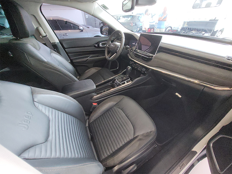 COMMANDER 1.3 T270 TURBO FLEX LIMITED AT68