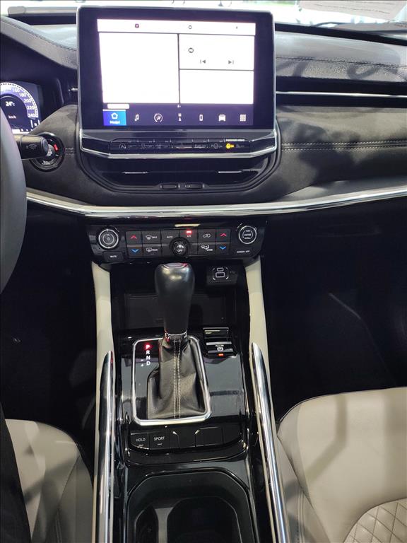 COMMANDER 1.3 T270 TURBO FLEX OVERLAND AT613