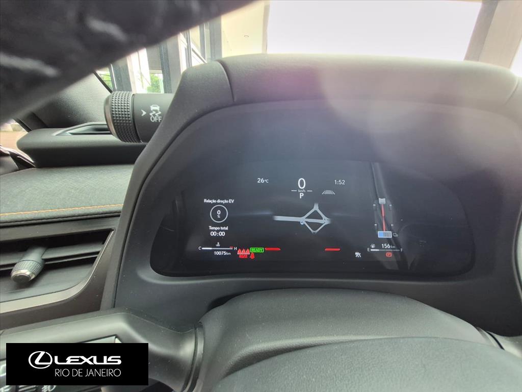 UX 300h 2.0 VVT-I HYBRID CVT8