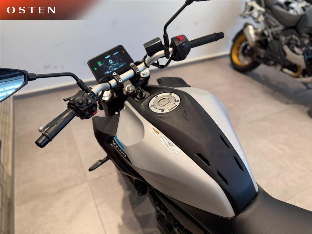 YAMAHA-MT-07-CONNECTED ABS