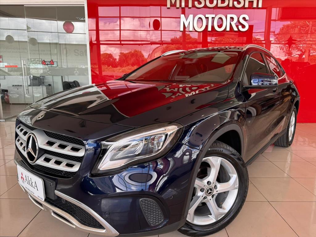 Mercedes-Benz-GLA 200-1.6 CGI FLEX ADVANCE 7G-DCT