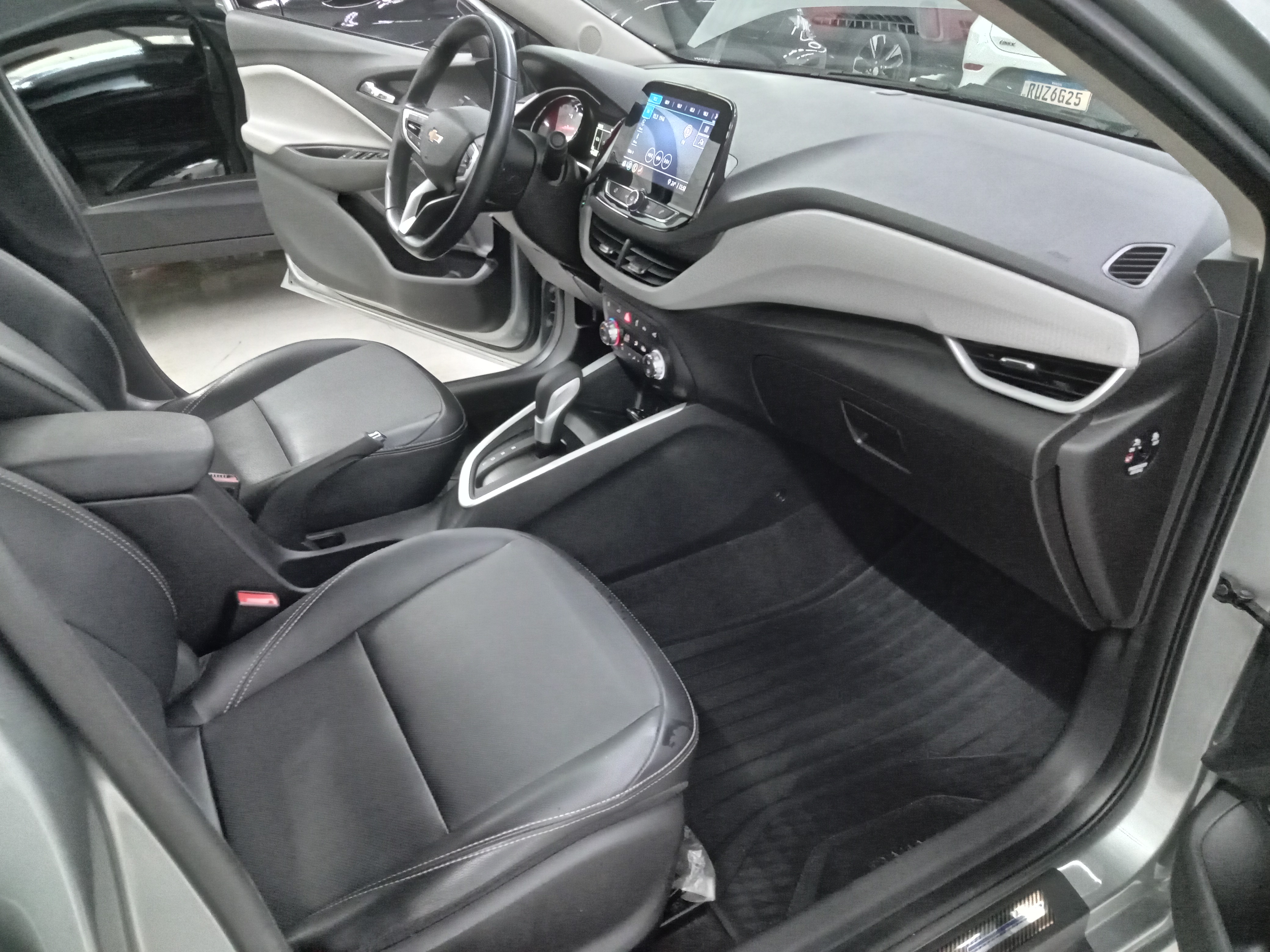 ONIX PLUS 1.0 TURBO FLEX PREMIER AUTOMÁTICO10