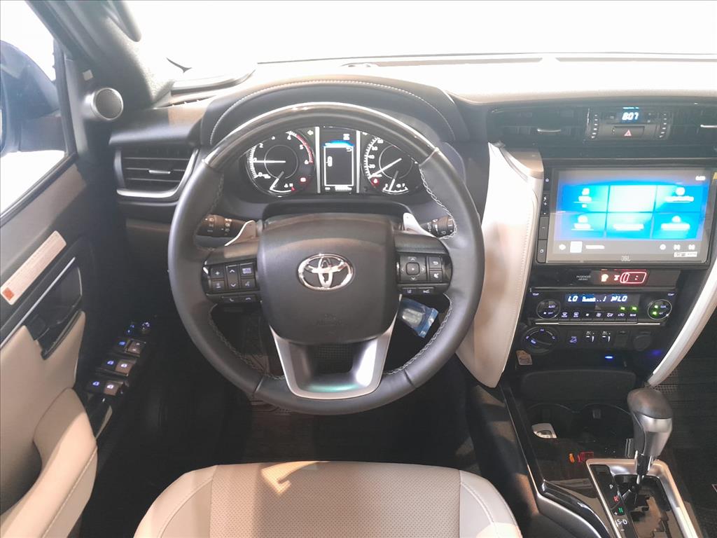 HILUX SW4 2.8 D-4D TURBO DIESEL DIAMOND 7L 4X4 AUTOMÁTICO6