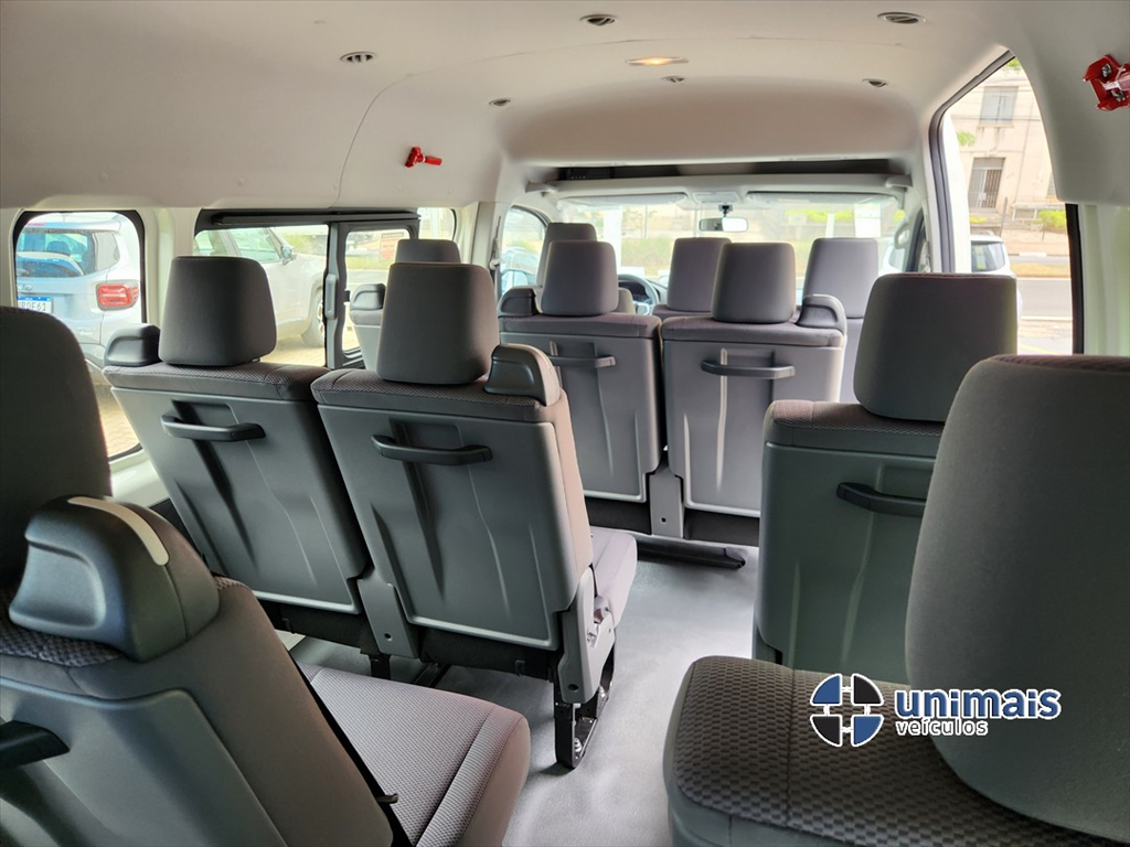 TOYOTA HIACE 2.8 D-4D TURBO DIESEL MINIBUS 15+1 DX AUTOMÁTICO — foto 20