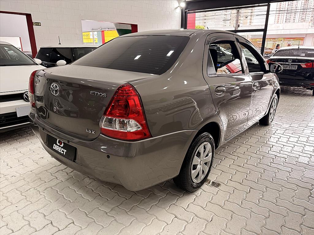 Toyota Etios - 1.5 X SEDAN 16V FLEX 4P AUTOMÁTICO