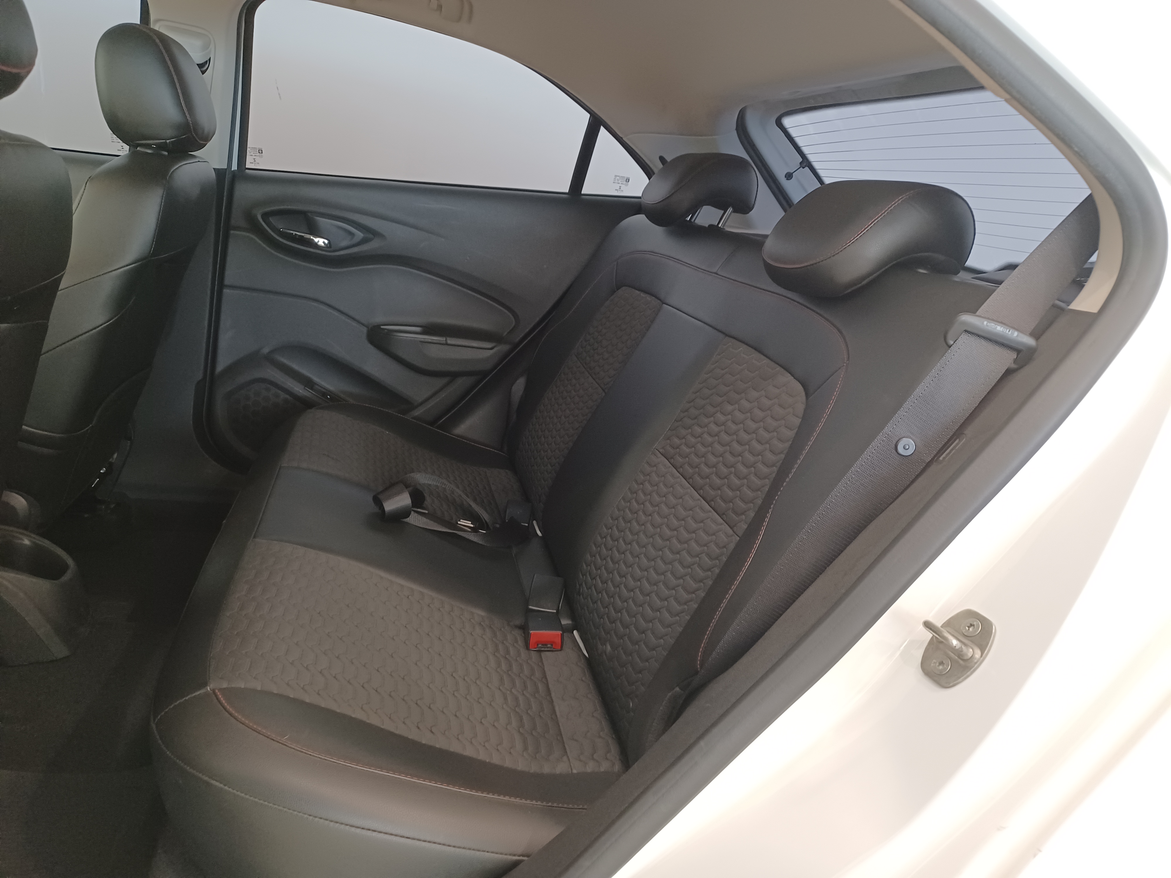 GM - Chevrolet-ONIX-1.4 MPFI LTZ 8V FLEX 4P AUTOMÁTICO
