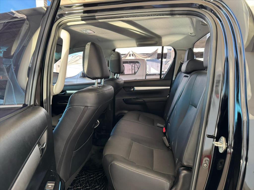 HILUX 2.8 D-4D TURBO DIESEL CD SRX 4X4 AUTOMÁTICO6