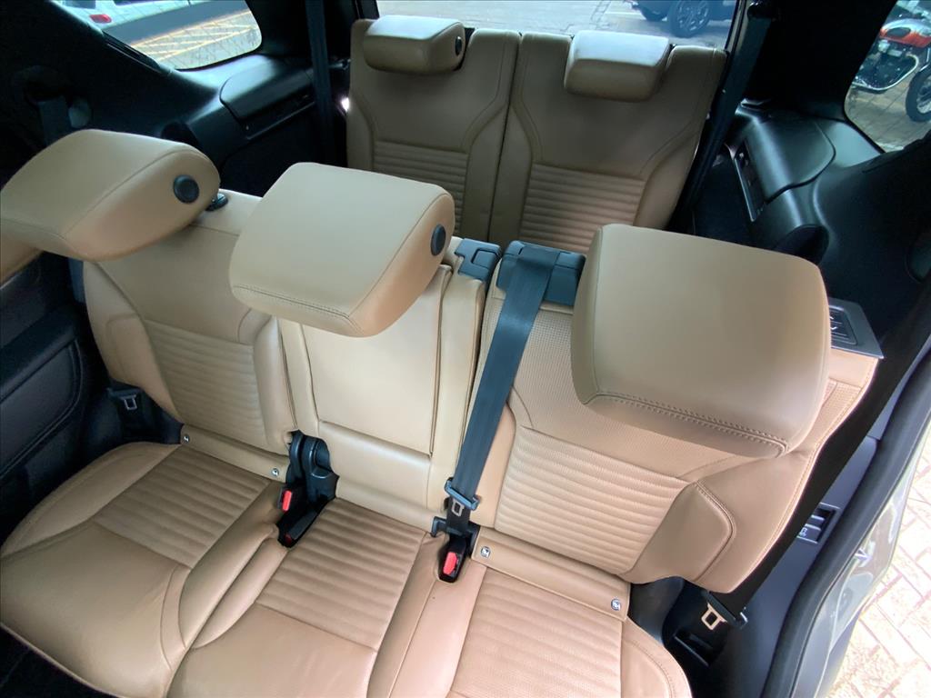 Land Rover-DISCOVERY-3.0 D300 TURBO DIESEL MHEV METROPOLITAN EDITION AUTOMÁTICO