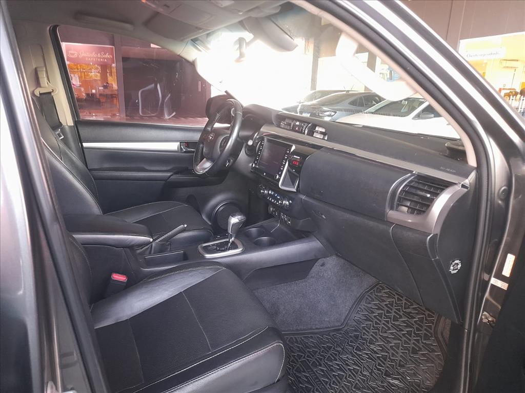 HILUX 2.8 D-4D TURBO DIESEL CD SRX 4X4 AUTOMÁTICO6