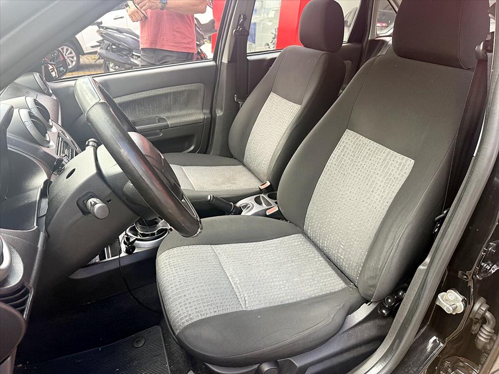 Ford Fiesta - 1.6 MPI SEDAN 8V FLEX 4P MANUAL