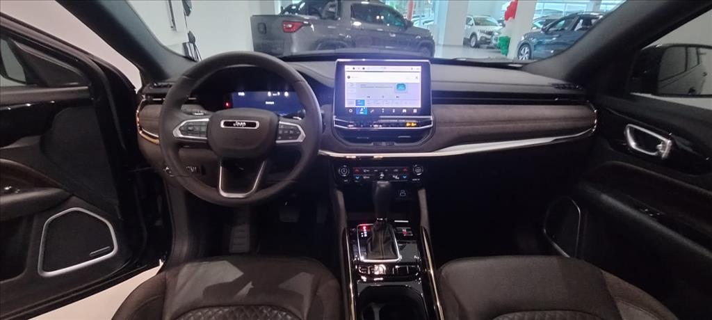 COMMANDER 1.3 T270 TURBO FLEX OVERLAND AT67