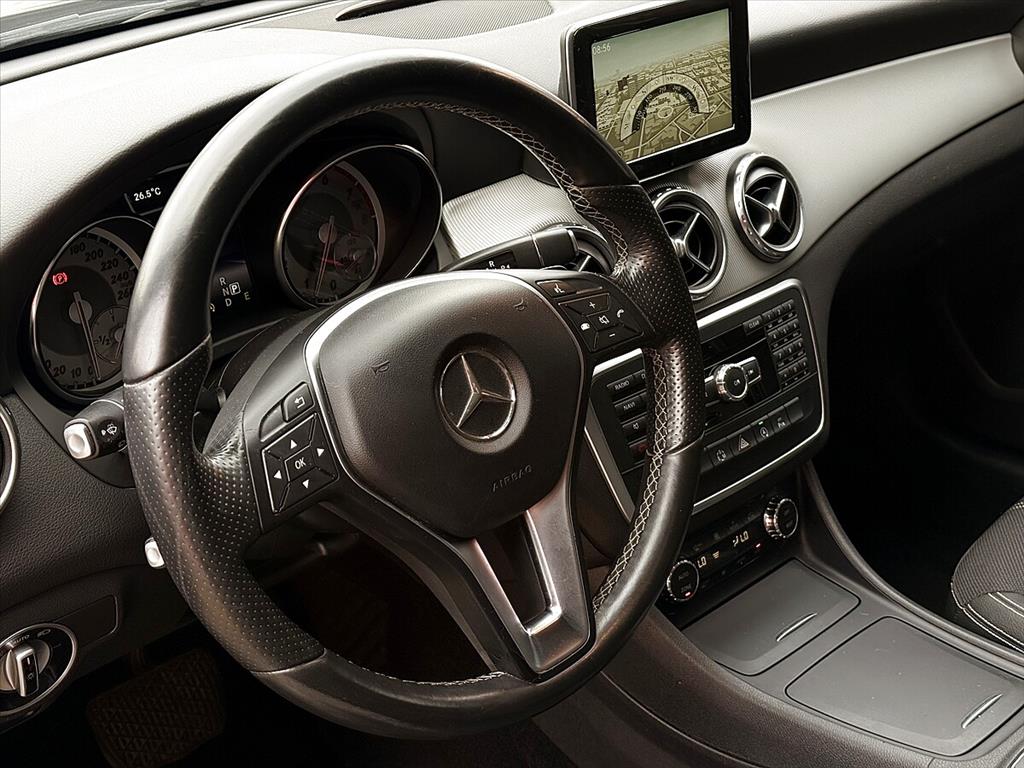 Mercedes-Benz Gla 250 - 2.0 16V TURBO GASOLINA VISION 4P AUTOMÁTICO