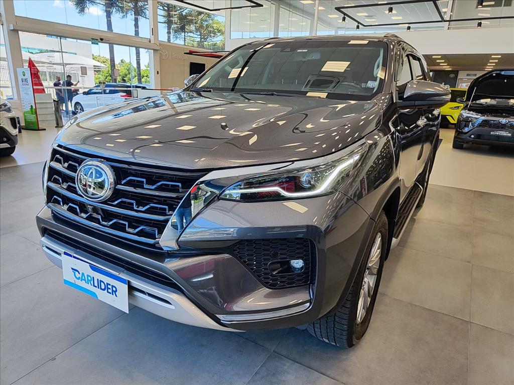 HILUX SW4 2.8 D-4D TURBO DIESEL SRX 7L 4X4 AUTOMÁTICO1