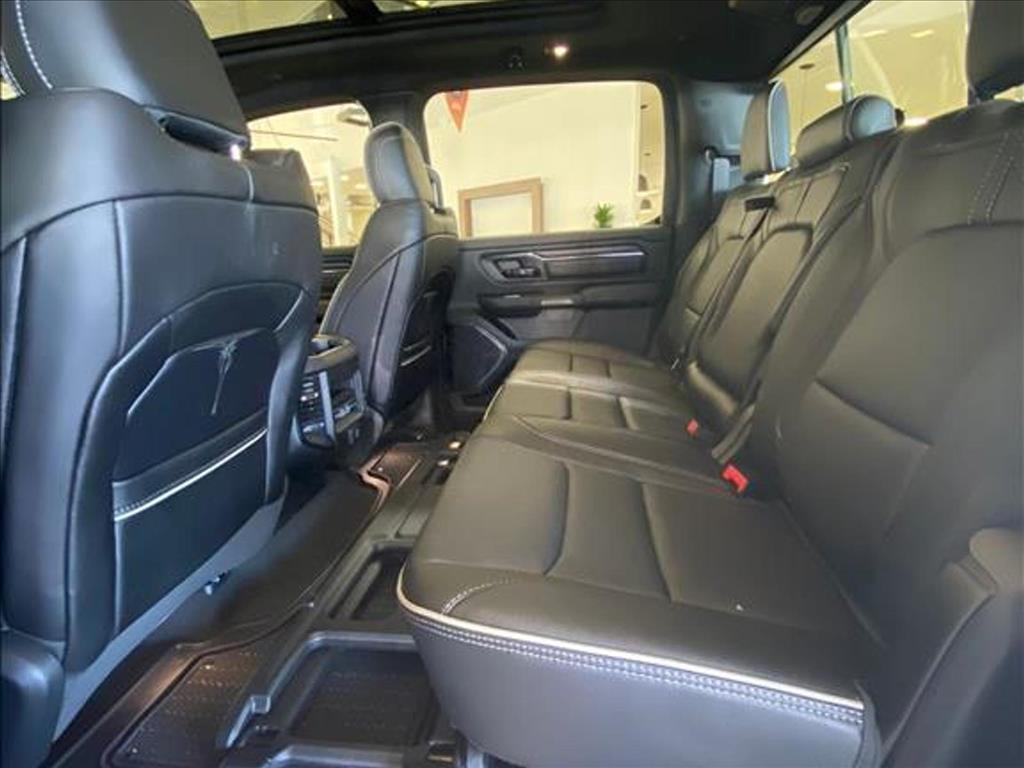 1500 5.7 V8 GASOLINA LIMITED CD 4X4 AUTOMÁTICO9