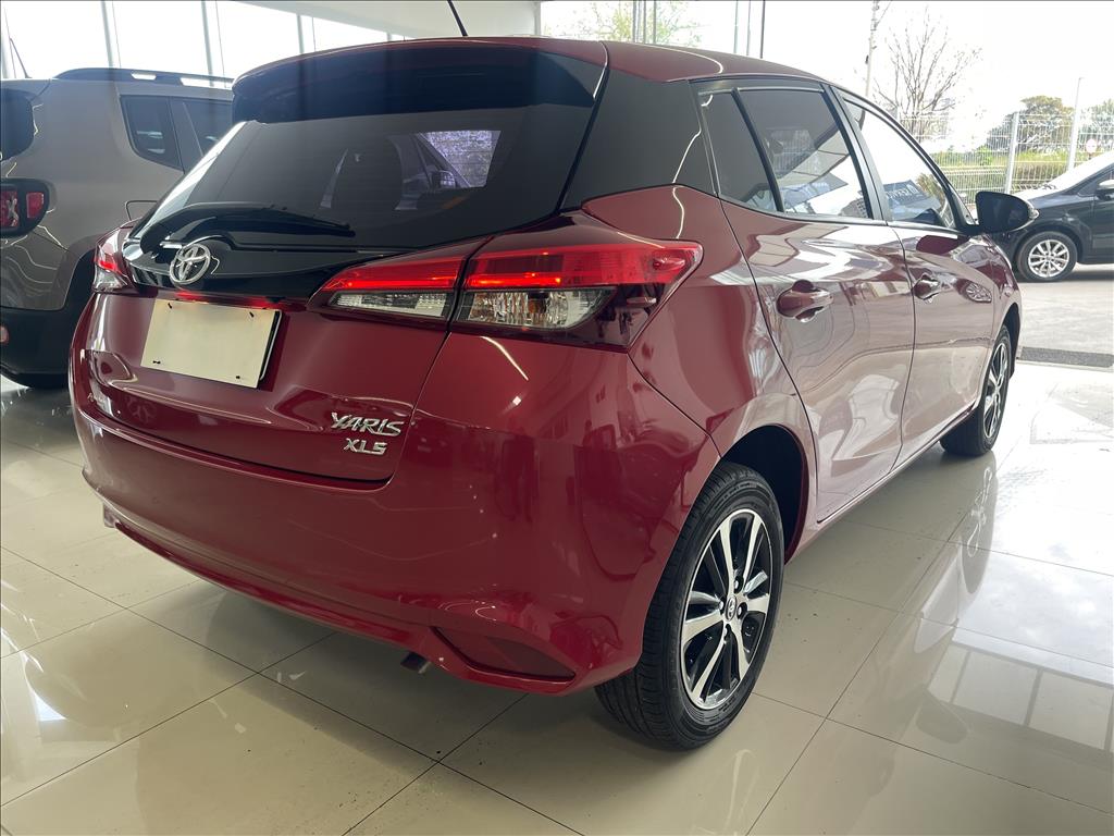 YARIS 1.5 16V FLEX XLS CONNECT MULTIDRIVE YARIS 1.5 16V FLEX XLS CONNECT MULTIDRIVE