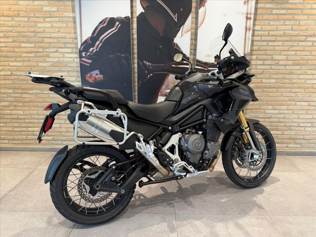 TRIUMPH-TIGER-1200 BLACK EDITION