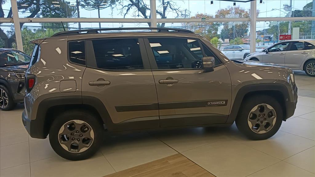 RENEGADE 1.8 16V FLEX 4P AUTOMÁTICO3