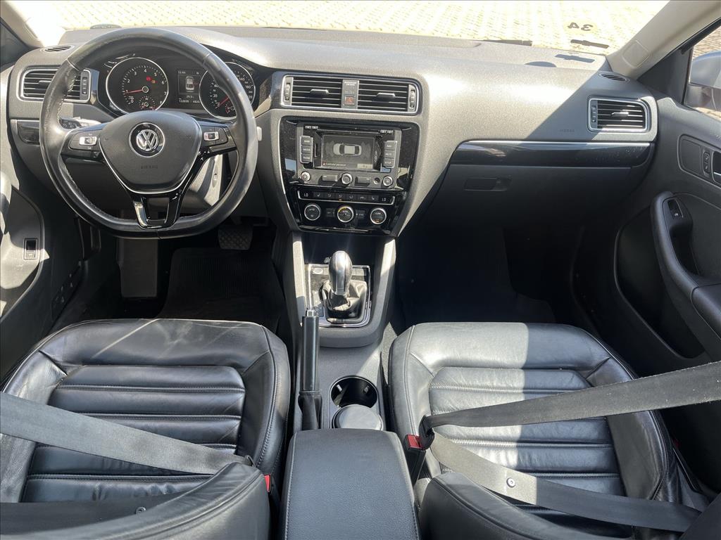 JETTA 2.0 TSI HIGHLINE 211CV GASOLINA 4P TIPTRONIC4