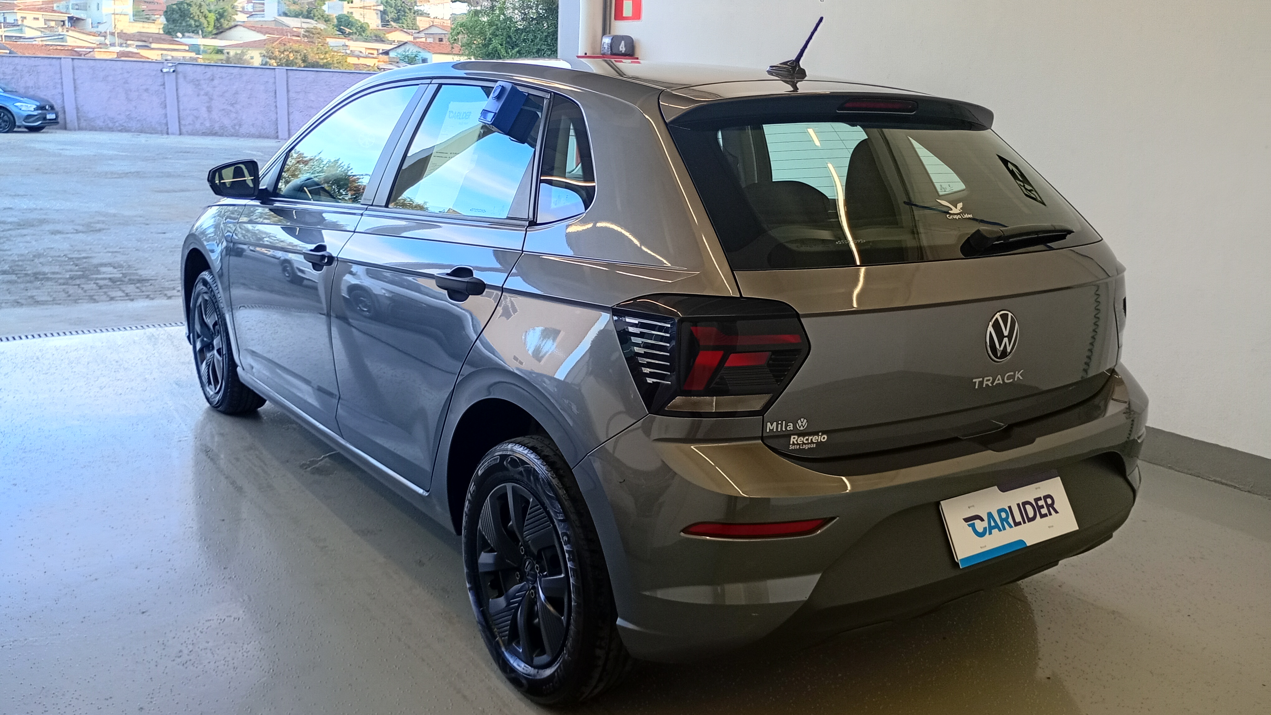 POLO 1.0 MPI TRACK MANUAL9
