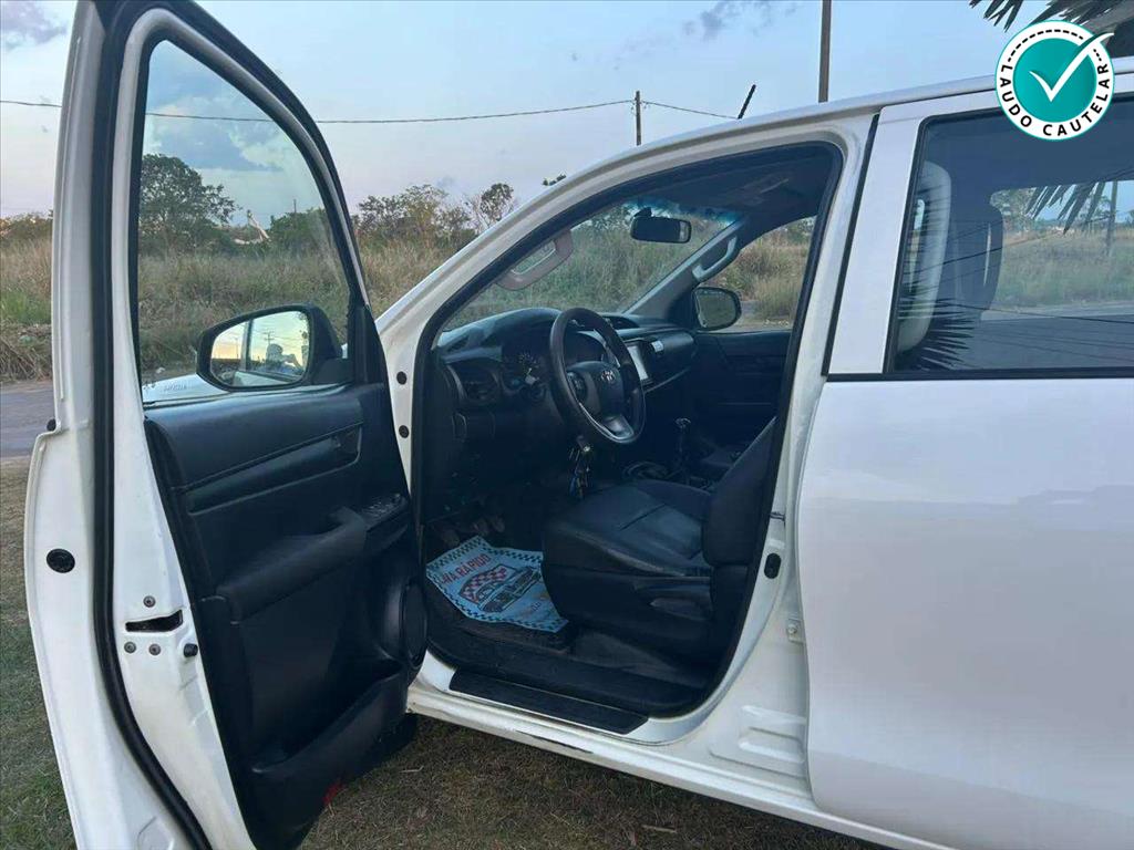 HILUX 2.8 D-4D TURBO DIESEL CD POWER PACK 4X4 MANUAL12